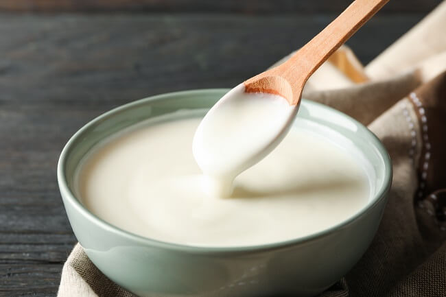 Kiselo mlijeko je odličan izvor probiotika koji pomažu kod zatvora u trudnoći - Kivilaks